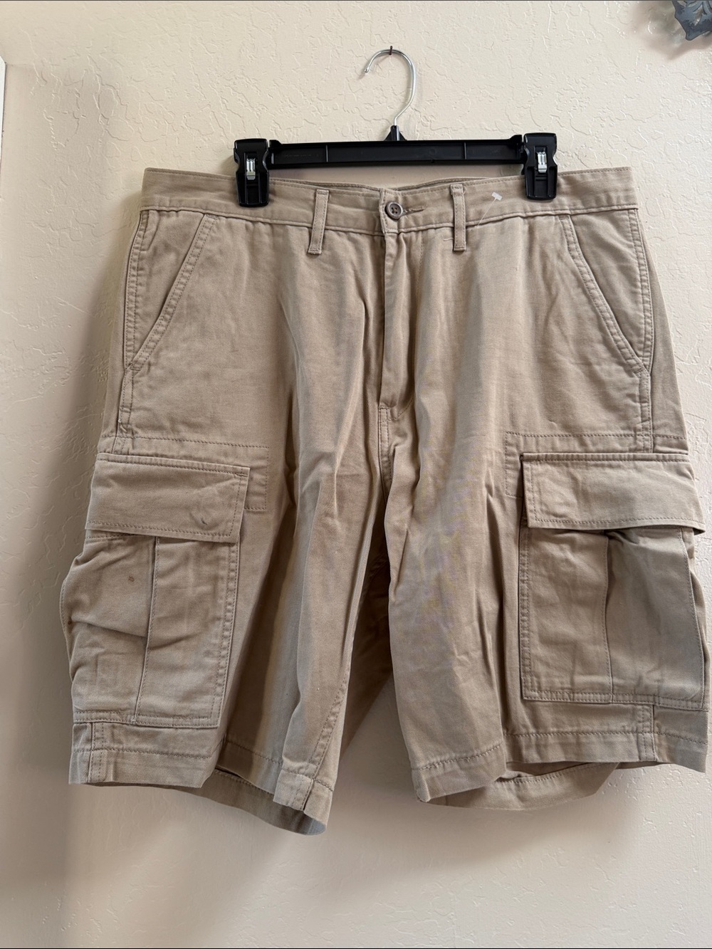 Levi’s Men's Khaki Cargo Shorts - Classic Utility Style
